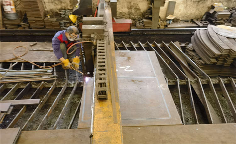 鋼材場2720mm螺旋焊管，609-10-12-14-16-18-20mm鋼管樁，螺旋管價(jià)格，有沒有加工鋼護(hù)筒的